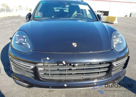 2016 Porsche Cayenne Turbo z USA, uszkodzony, nr VIN WP1AC2A29GLA89324